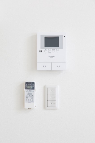 女性の方も安心のモニターフォン付き