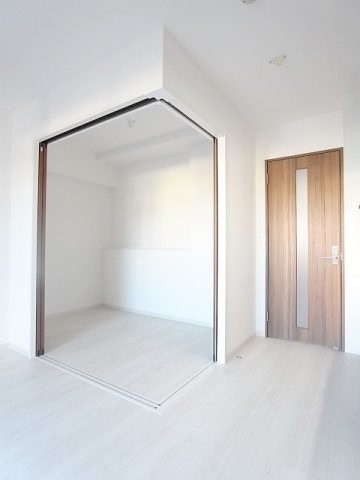 こちらは寝室にどうぞ