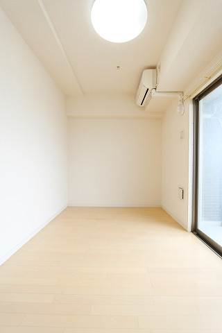 明るい雰囲気のお部屋です