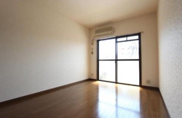 6帖の広々洋室です