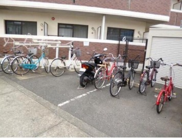 駐輪スペースもあります