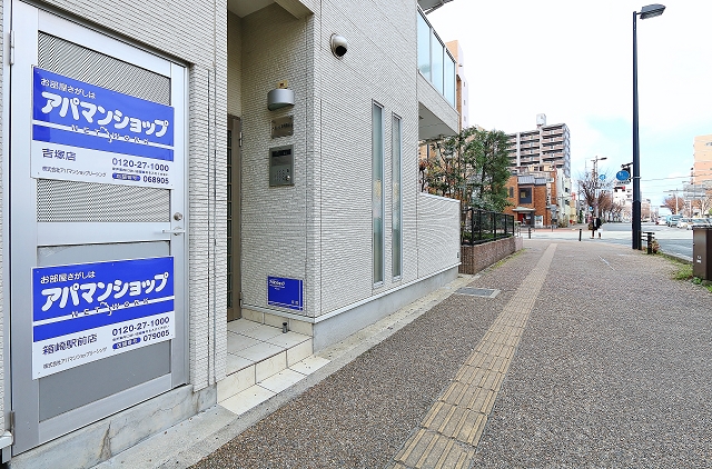 エントランス横にごみ置き場があります