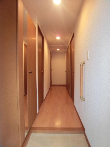 玄関の雰囲気もとても良い感じです