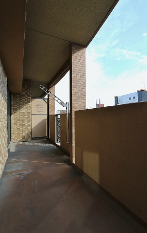 洗濯物も良く乾きそうなバルコニーです