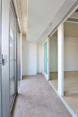 自由に使える窓際の空間です