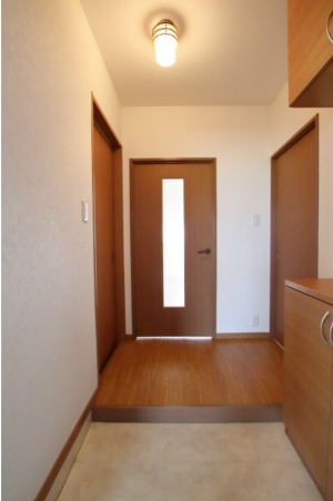 明るい玄関ですね