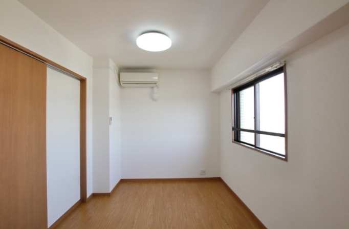 こちらは寝室にいかがでしょうか