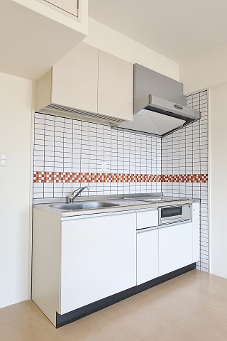 キッチン広々でお料理もはかどりますよ