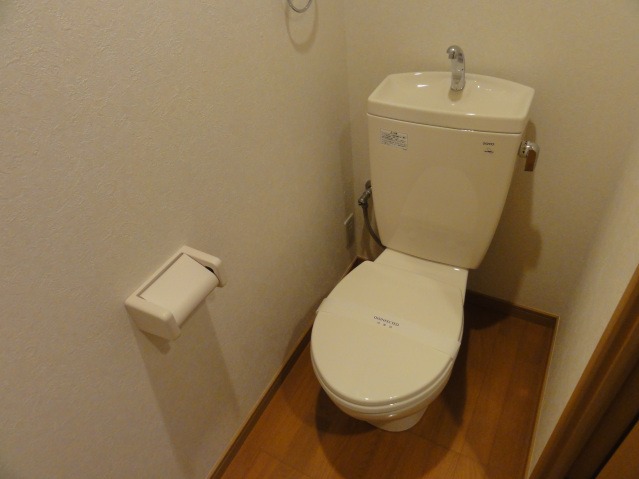清潔感のあるトイレです
