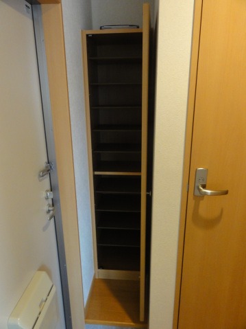 高さのあるシューズボックス