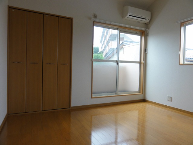 エアコン付きで年中快適に過ごせますね♪