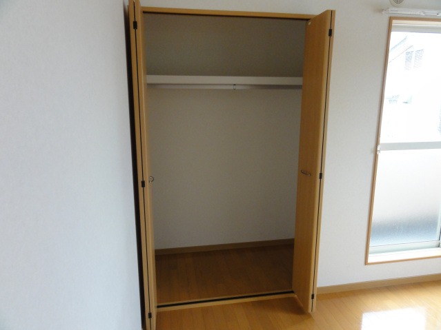 お洋服が多い方でも安心の収納力