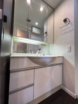 お出かけ前の身支度はこちらでバッチリです