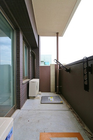 天気のいい日はこちらで洗濯物を干せます