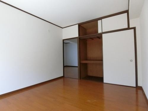 押入れはたくさんの収納が可能です