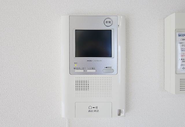 女性の方も安心のモニターフォン付