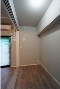 こちらは寝室にぴったりの洋室です