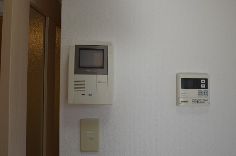 モニター付きインターホンで安心です