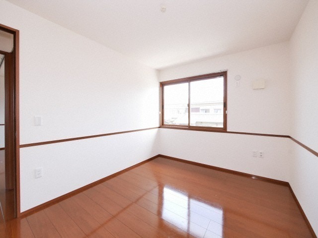 こちらは寝室にいかがでしょうか