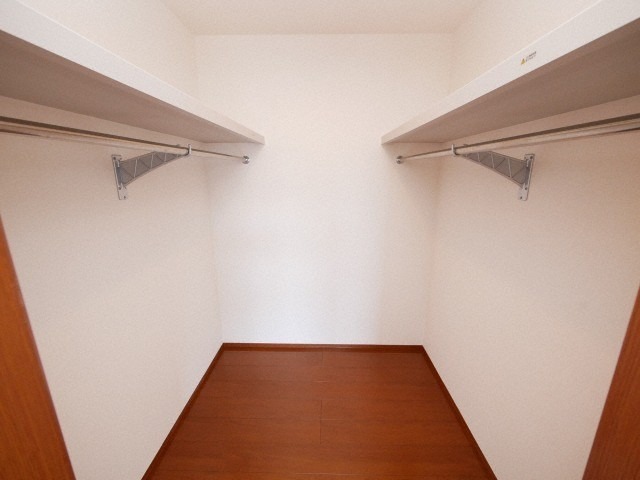 お洋服が多い方でも安心の収納力