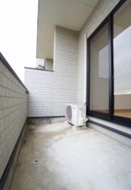 天気のいい日はこちらで洗濯物を干せます