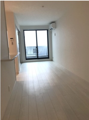 家具の配置に困らないリビングですね