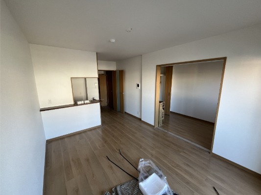 家具の配置に困らないリビングですね