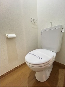 清潔感のあるトイレです