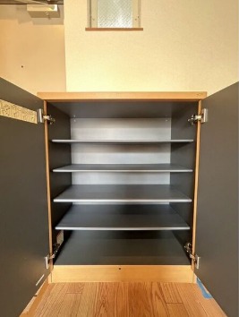 玄関収納も充実しています