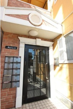 エントランスもきれいにされています