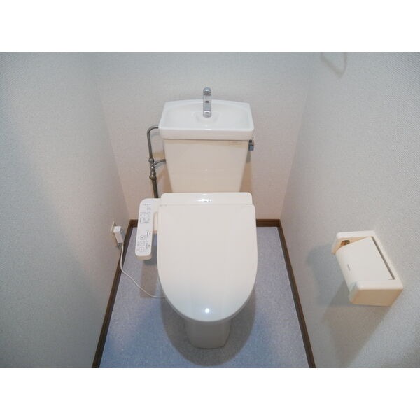 温水洗浄便座付きです
