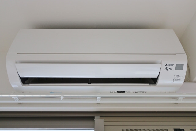 エアコン付きで夏も冬も快適です