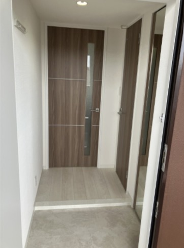 全身鏡付きでお出かけ前の身なりチェックもバッチリ！