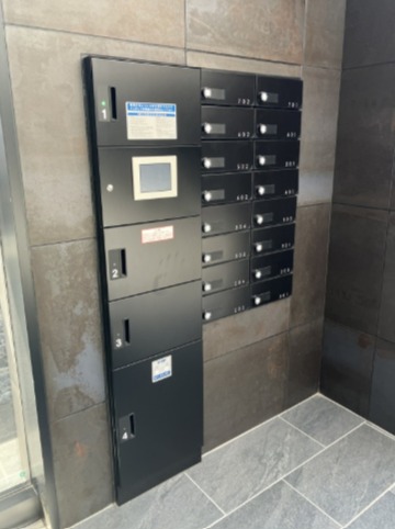 宅配ボックス付きでいつでも荷物を受け取れますね