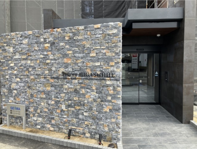 オシャレなエントランスですね