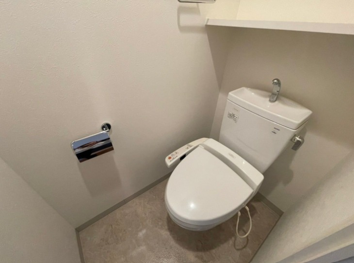 清潔感のあるトイレですね