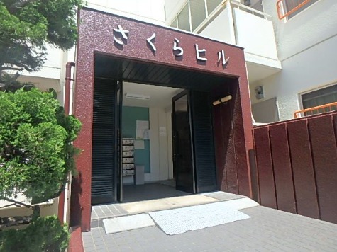 エントランスもきれいにされています