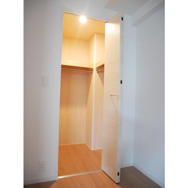 お洋服が多い方でも楽々収納できます