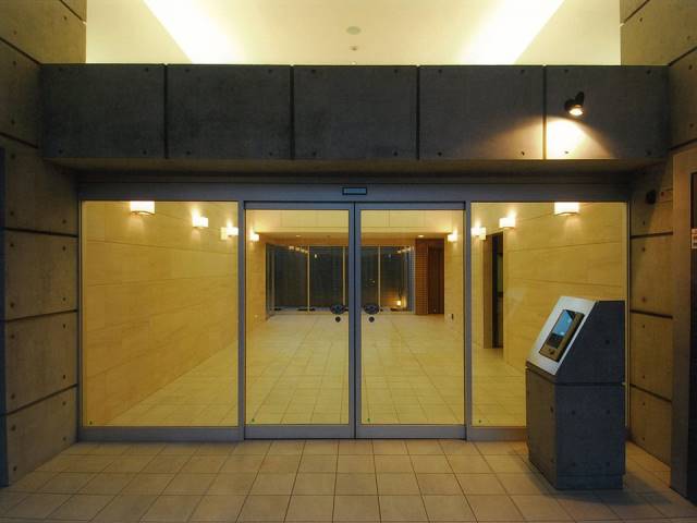 オートロックで安心です