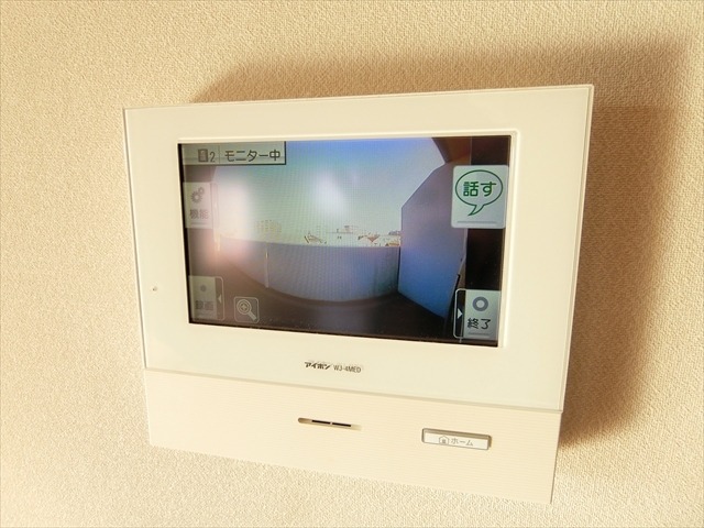 モニター付きインターホンで安心です。