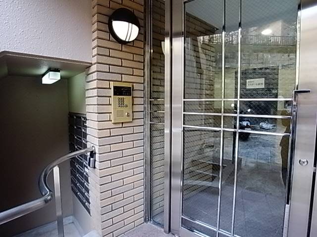 オートロックで安心です