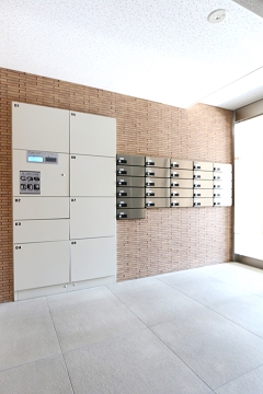 嬉しい宅配ボックス付き