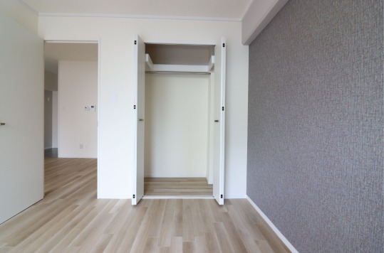 広々クローゼットでお部屋スッキリ