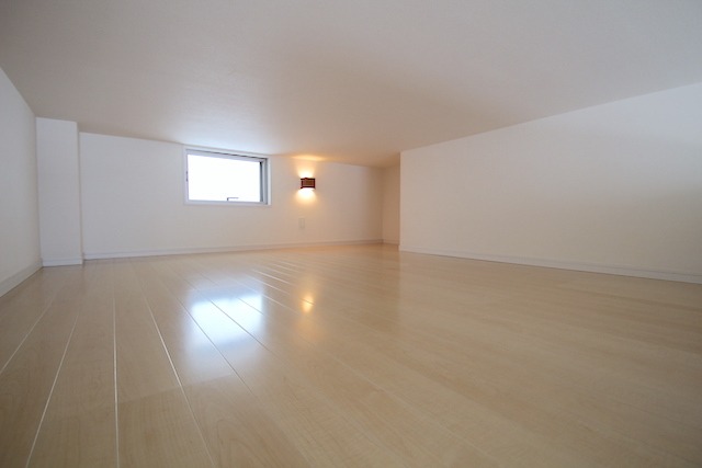 こちらは寝室にいかがでしょうか