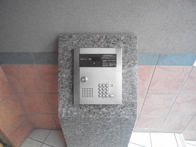 オートロック完備です