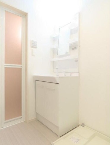 洗面所で朝の支度をされてください