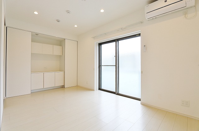 日当たり良好の洋室です