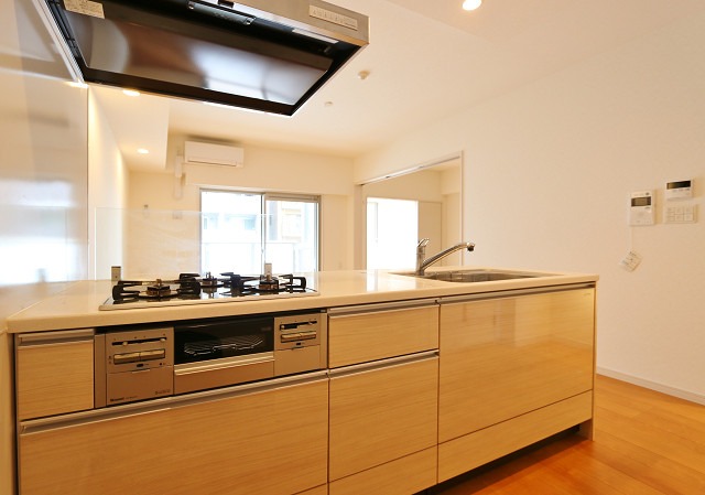 広々としたキッチンでお料理がはかどりますね