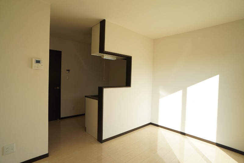 広々リビングでゆっくりお過ごしください