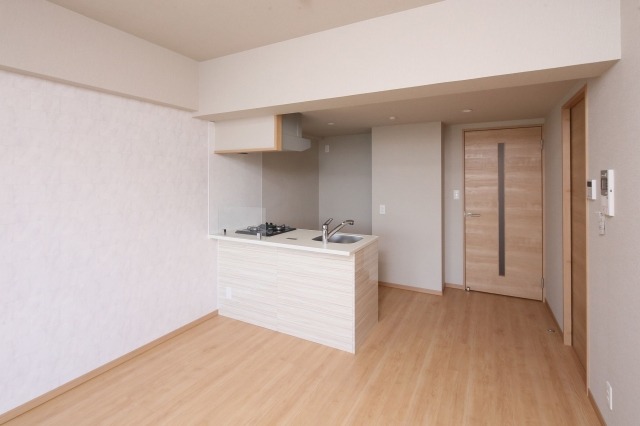 家具の配置に困らないリビングですね